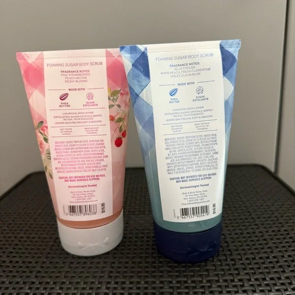 Gingham B&BW Set of 2 Scrubs - Picture 2 of 2